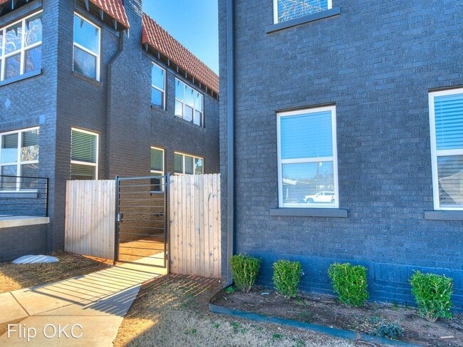 Photo - 808 NW 23rd St Unidad 1