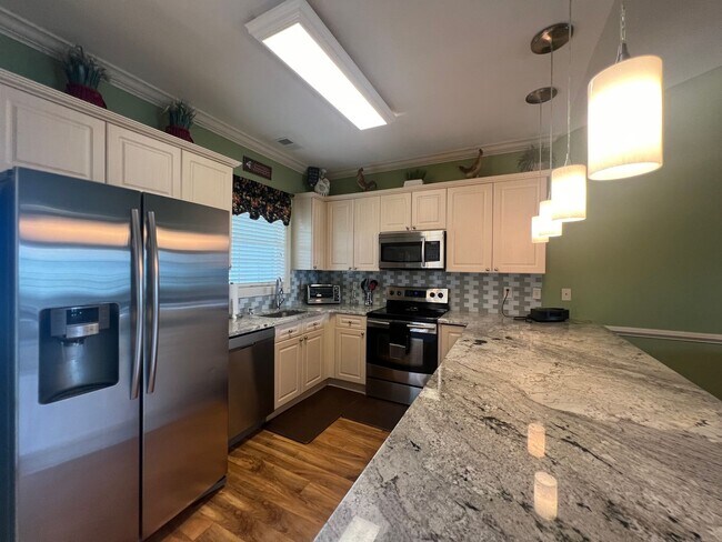 Photo - Myrtle Beach - 2 Bedroom / 2 Bath Furnished Condo Unit 402