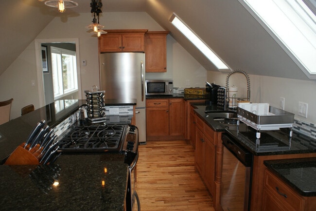 Photo - 345 State St Unit B