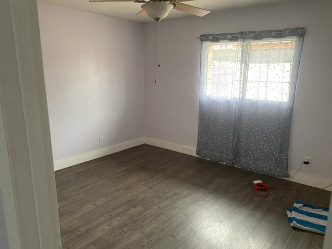 Bed 1 - 2937 E Turquoise Dr