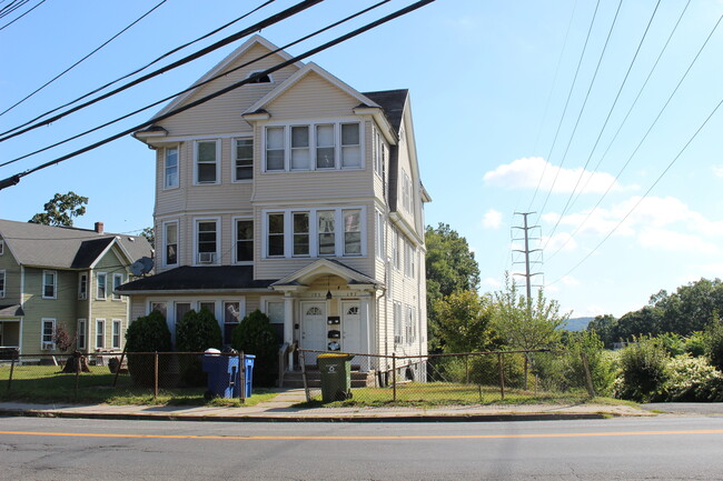 Building Photo - 195 Highland Ave Rental