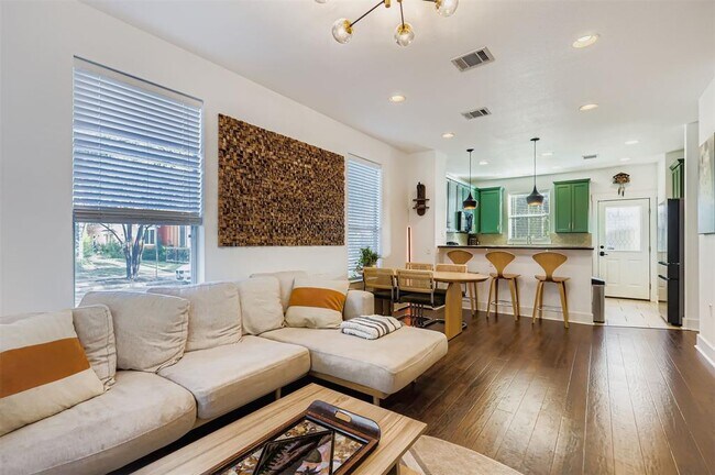 Photo - 1601 Miriam Ave