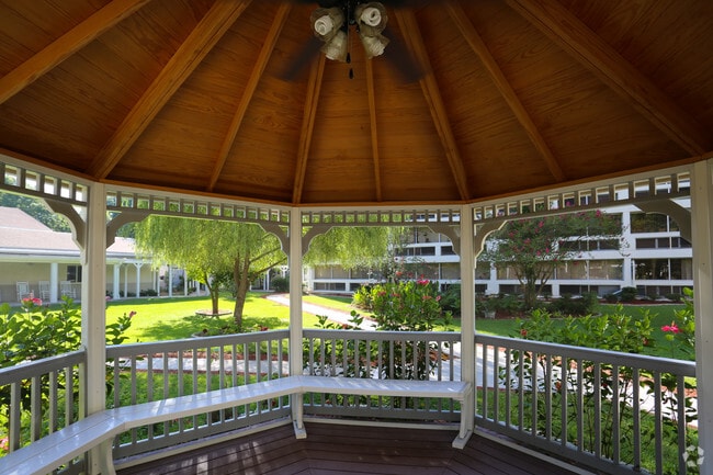 Gazebo - Florida Christian Apartments