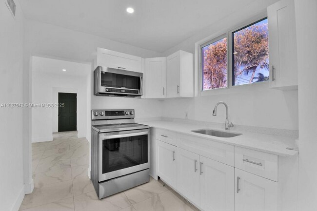 Building Photo - 3025 NW 8th Ave Rental