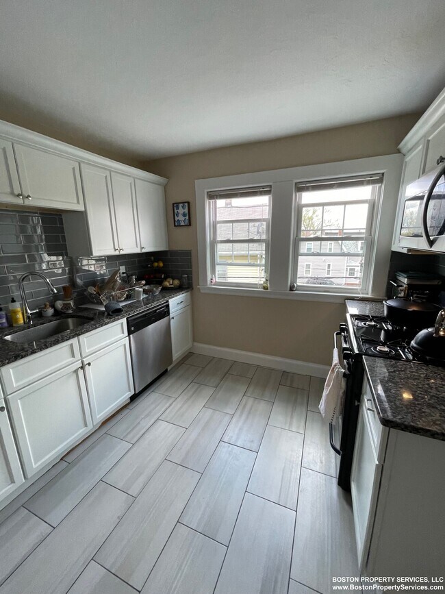 Building Photo - 26 School St Unit 5