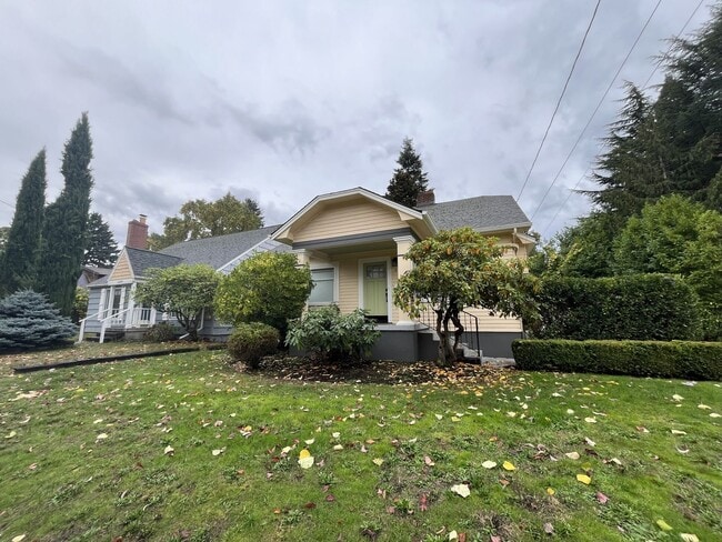 Photo - Charming 4-Bedroom Portland Home with Spac...