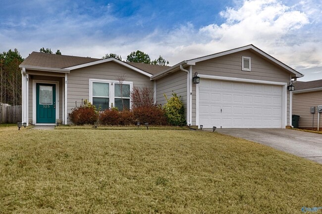 Photo - 325 Kenneth Blvd NW