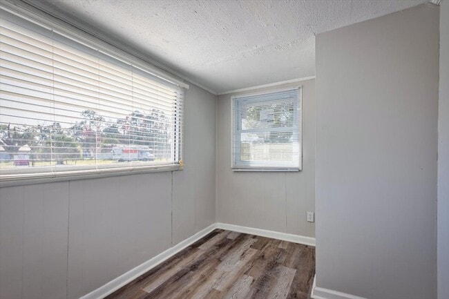 Photo - 541 New Berlin Rd