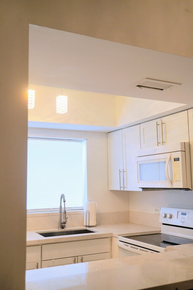 Cocina - 201 NW 7th St Unidad 403