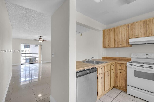 Photo - 841 NE 207th Ln Unit 3-201