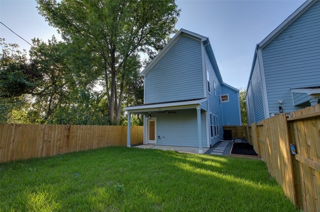 Photo - 957 Ringold St
