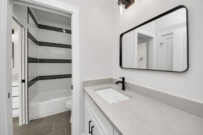 Photo - 8306 Comal St