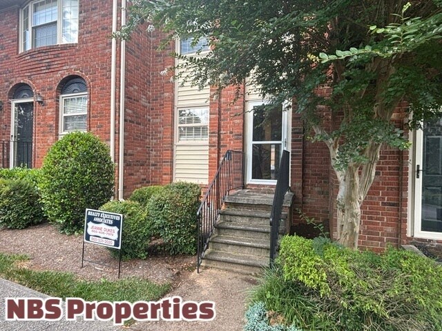 Photo - 6523 Deane Hill Dr
