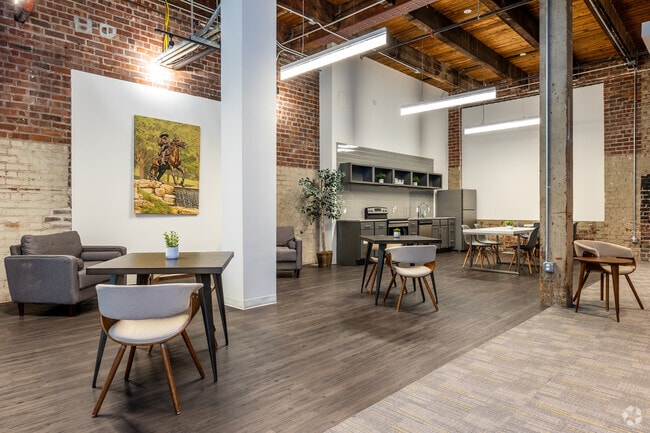 Lounge & Kitchen