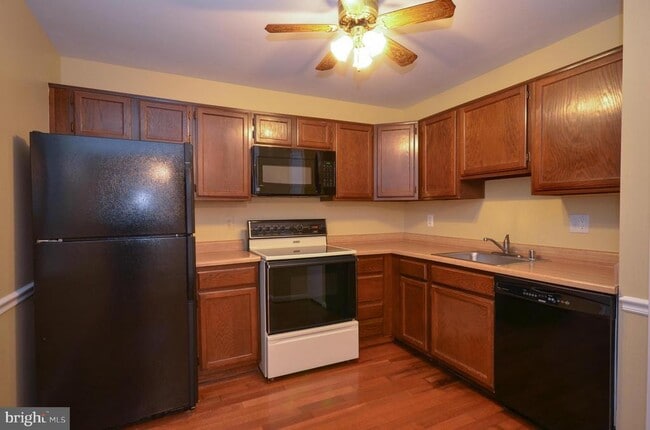 Photo - 166 Crossbow Ln Unit 274