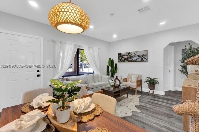 Building Photo - 2320 NW 95th St Unit 1