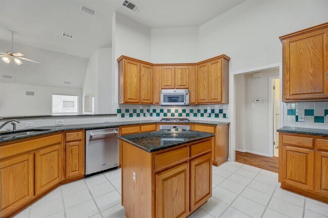 Photo - 2406 Cranberry Cove