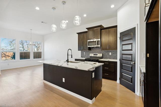 Photo - 2114 Spikes St