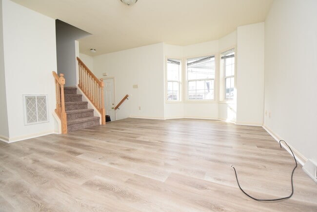 Photo - 309 Putnam St