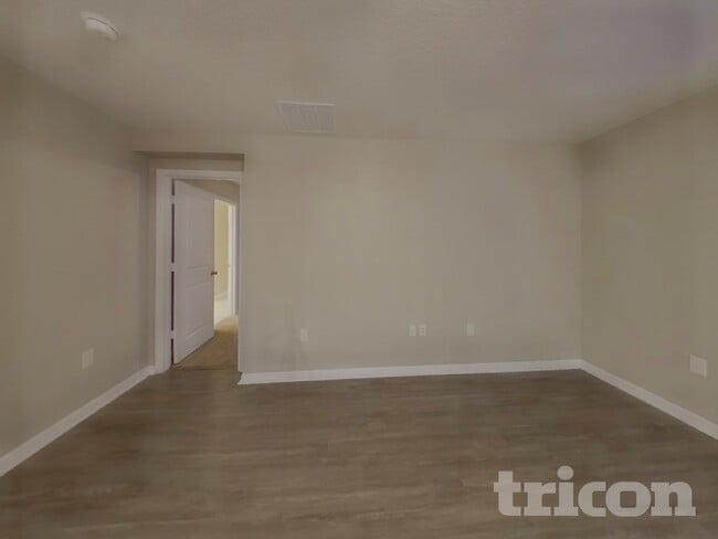 Photo - 1725 Garden View St