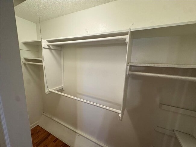 Photo - 718 E Debra Dr