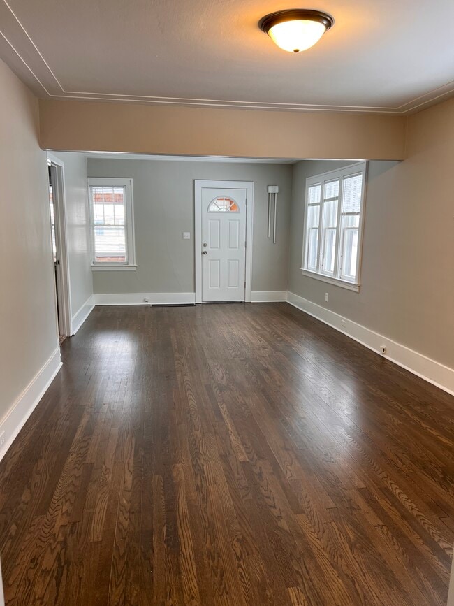 Photo - 1343 Houseman Ave NE