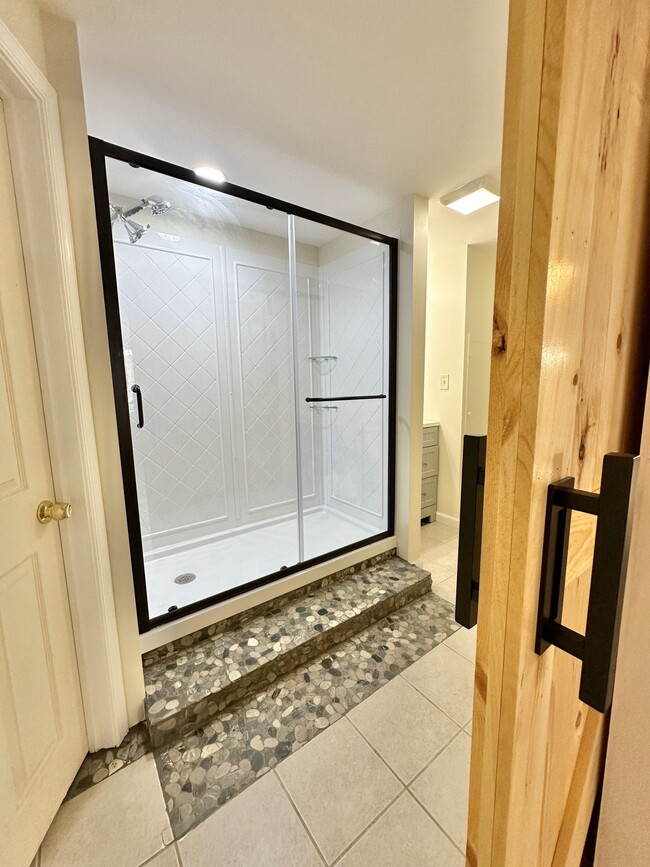 Building Photo - 1210 Ash St Unit 101 Rental