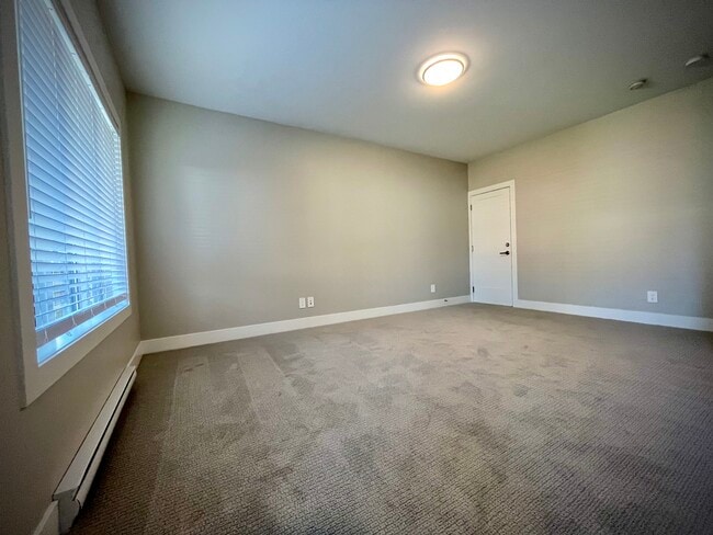 2883 Constellation Av