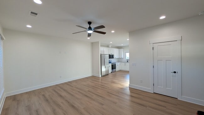 Photo - 115 Anile St Unit B