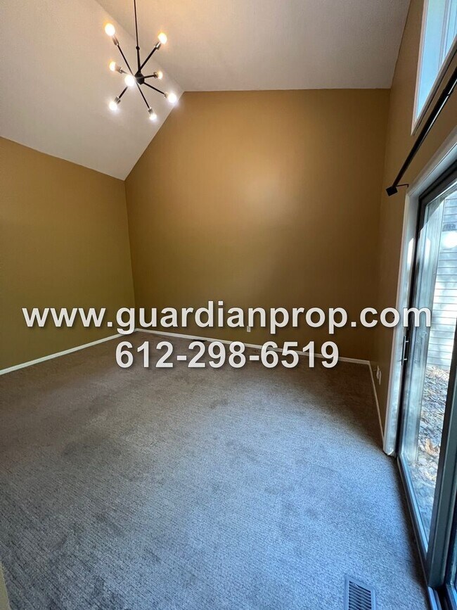Photo - End Unit Maplewood Townhouse Available Jan...