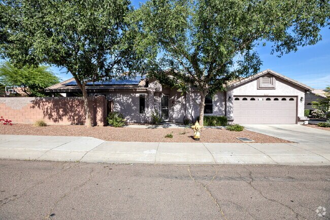 Building Photo - Very  nice quiet location near the 51 and ... Rental