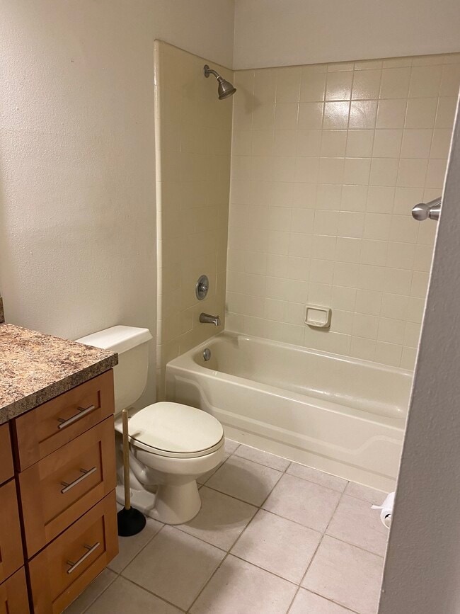 Bathroom - 5460 E Michigan St Unit 5