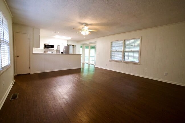 Photo - 1030 Cumberland Dr