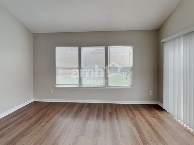 Photo - 2909 Seasons Dr