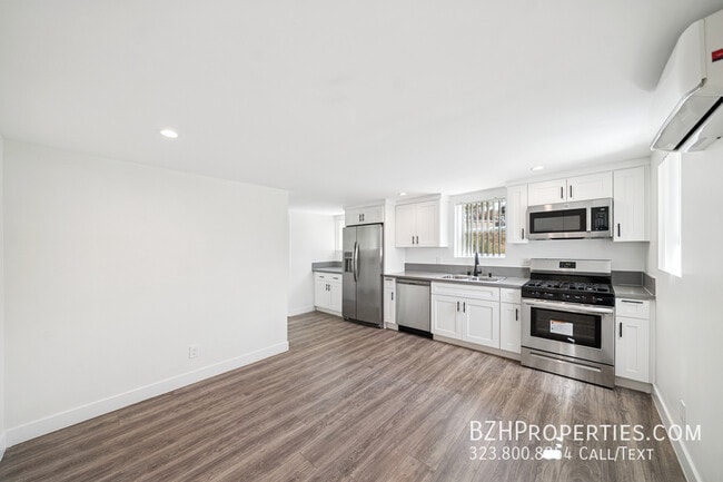 Building Photo - 1267 Vin Scully Ave Unit 1267 1/4 Rental