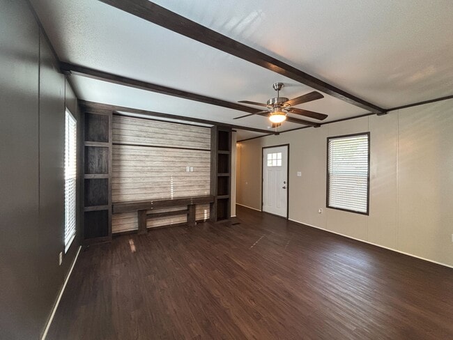 Photo - 106 E Semands St