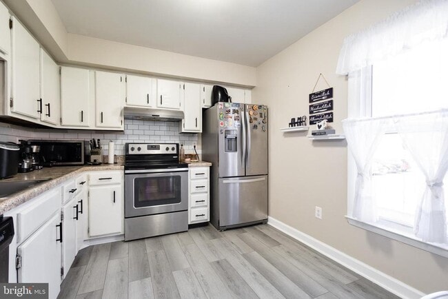 Photo - 9308 Canterbury Riding