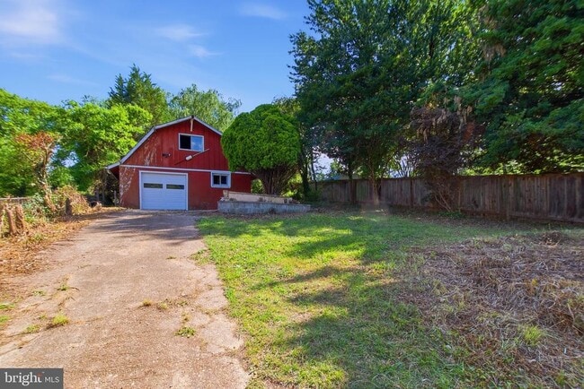 Building Photo - 3141 Clayborne Ave