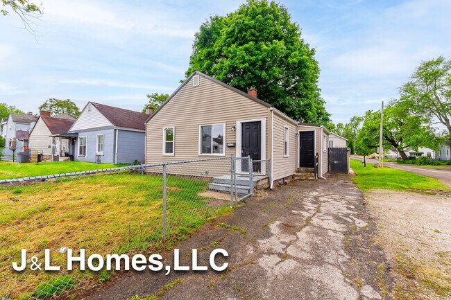 Photo - 1421 E 20th Ave