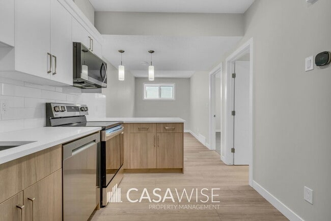 Photo - 1053 Berg Pl