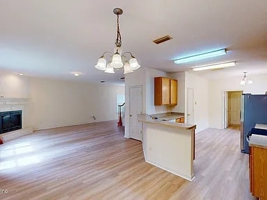 Living - 2005 W Lymington Way