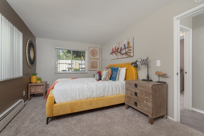 2 BR, 1 BA - 850 SF, Renovated