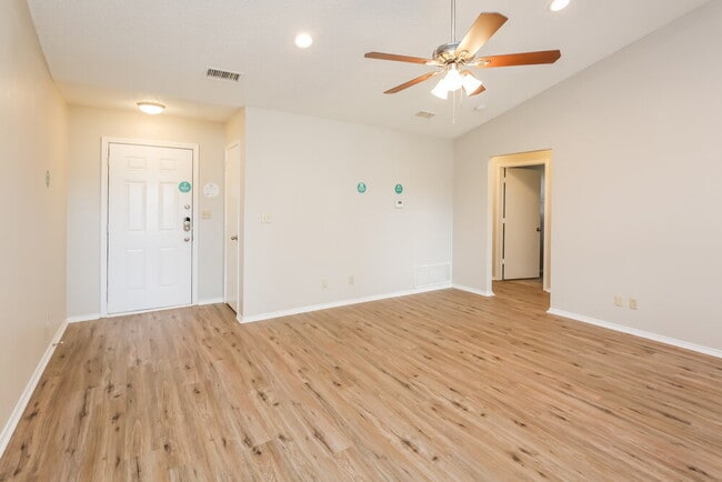 Photo - 8137 Camelot Rd