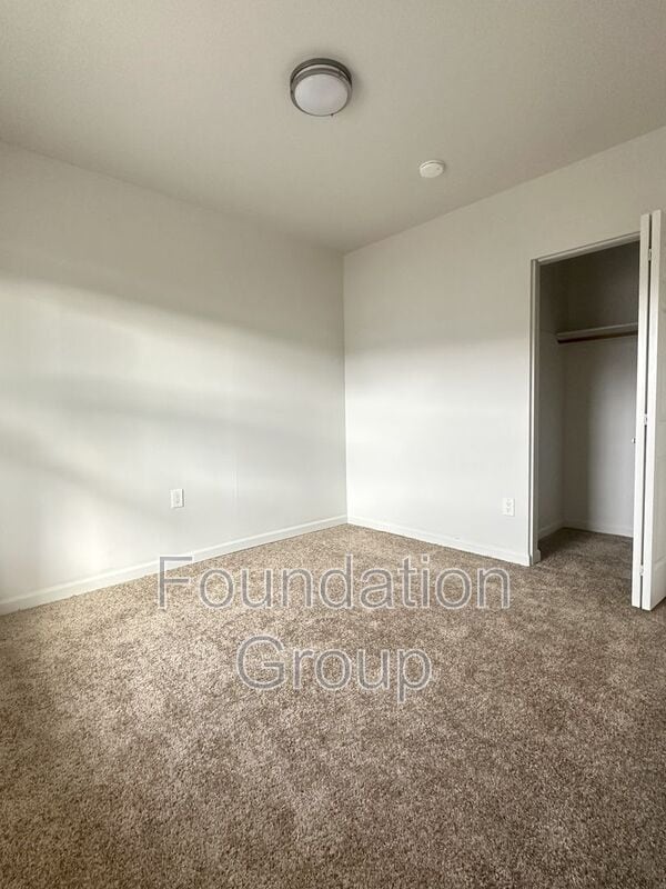 Photo - 842 Davis Pl S