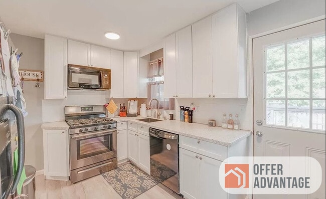 Photo - 1641 Douglas Rd