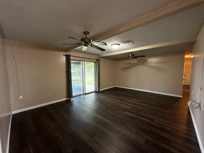 Photo - 179 Weldon Dr