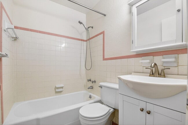 Photo - 510 Lake Shore Dr Unit 35