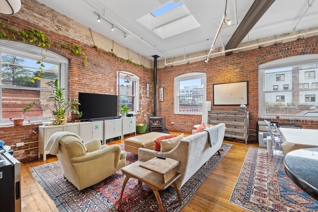 Building Photo - 150 Lincoln St Unit 6A Rental