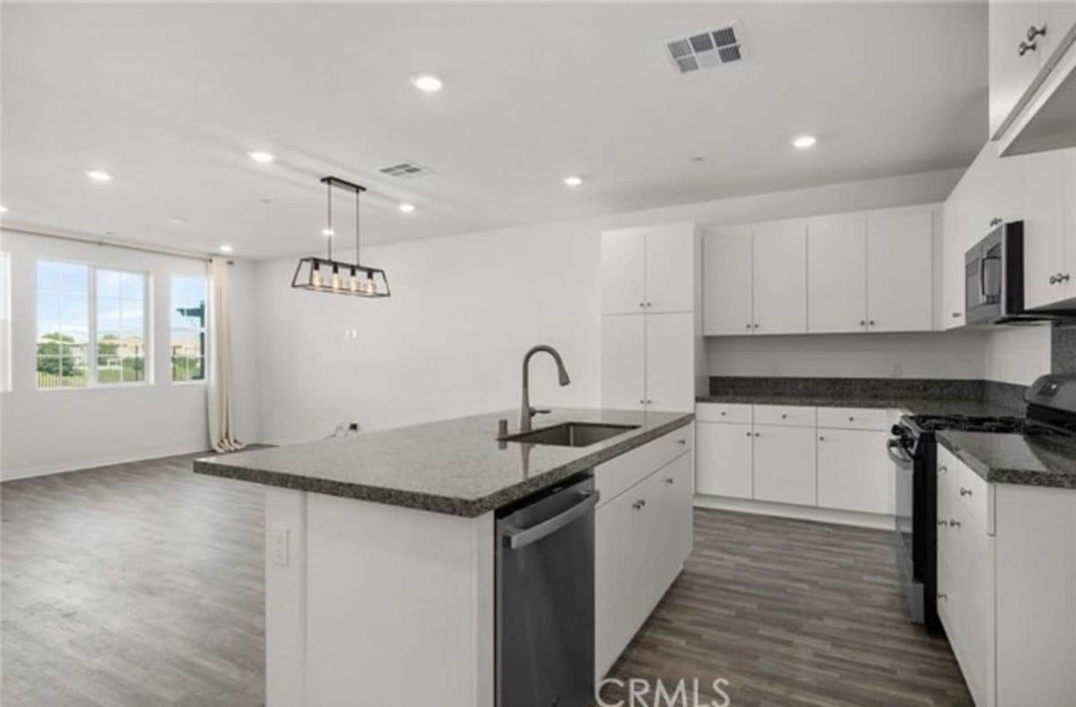 Photo - 15928 Lasselle St