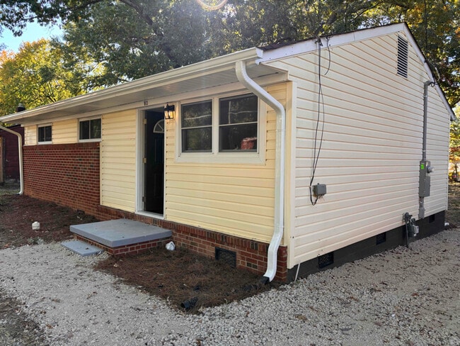 Photo - 1813 Blain St